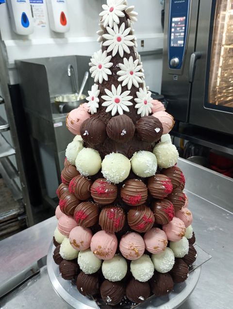 Signature Dessert 16